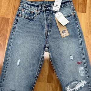 Levi’s Wedgie Fit Straight size 24